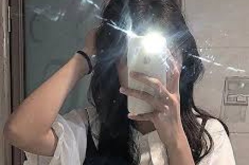 四位明星盲目耍大牌：吴谨言摆谱央视被点名李梦任性毁演技张大大暴力霸凌文章任性要求陕西油泼面路人缘彻底败光！